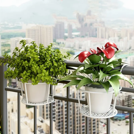 Furaha Finds Metallic Over-the-Balcony Flower Pot Holder – Rust-resistant metal plant holder for balcony railings