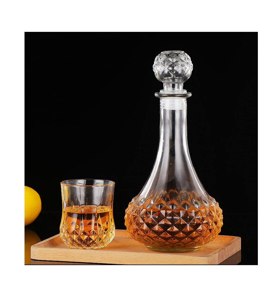 Diamond Whiskey Glass Set with Decanter | 6 Glasses + Decanter for Whiskey, Bourbon, and Scotch | Elegant Crystal Cut Design