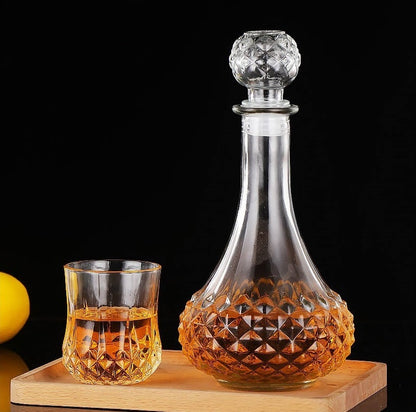 Diamond Whiskey Glass Set with Decanter | 6 Glasses + Decanter for Whiskey, Bourbon, and Scotch | Elegant Crystal Cut Design