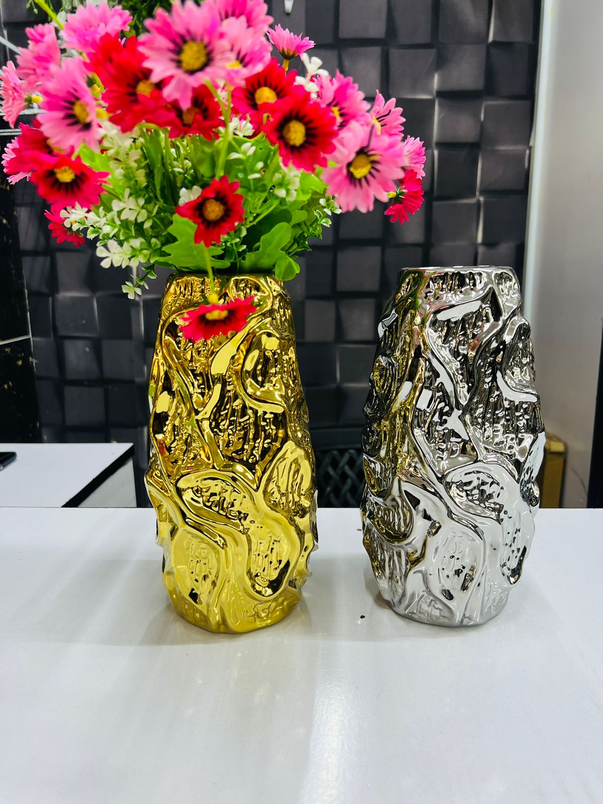 High Quality Sleek Durable Ceramic Vases | Elegant Silver & Gold Finishes | For Living Room, Dining Room, Entryway, Bedroom Office Decor 7cmx24cm