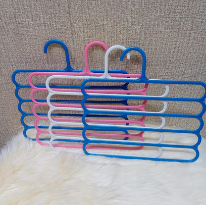 High Quality & Durable Multifunctional Anti-Slip Clothes Hangers| Multiple Colors | 32 cm x 30 cm