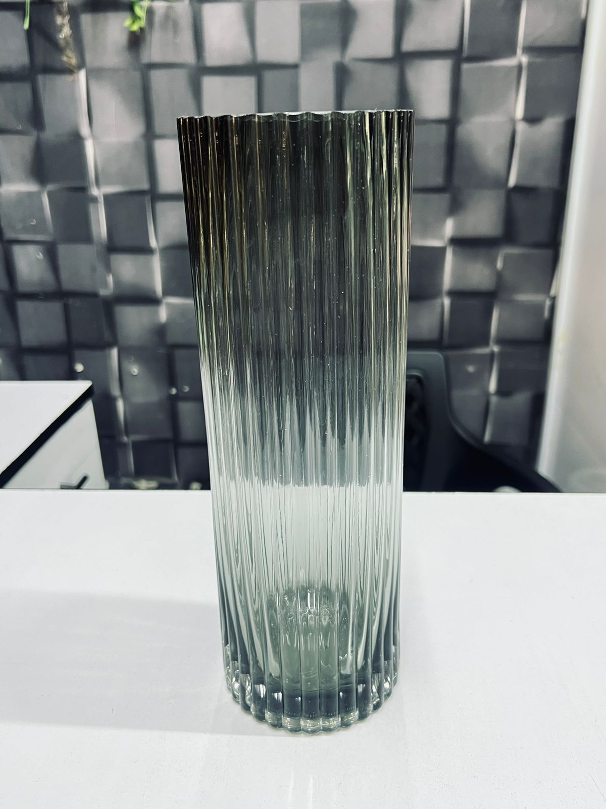 Ribbed Clear Black Glass Vase – Elegant Clear Glass with Black Ribbed Design, 10 cm Diameter x 30 cm Height