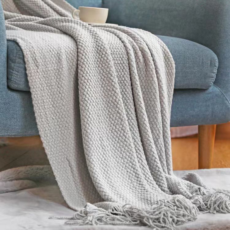 Luxurious Knitted Throw Blanket with Tassels Cozy Decorative Sofa Blanket for Living Room and Bedroom Décor