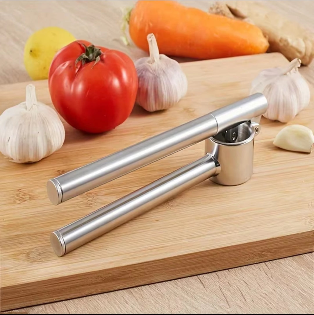 Heavy Duty Garlic Press |  Durable Kitchen Tool for Effortless Garlic Crushing | Home Kitchens & Pofessional Chefs