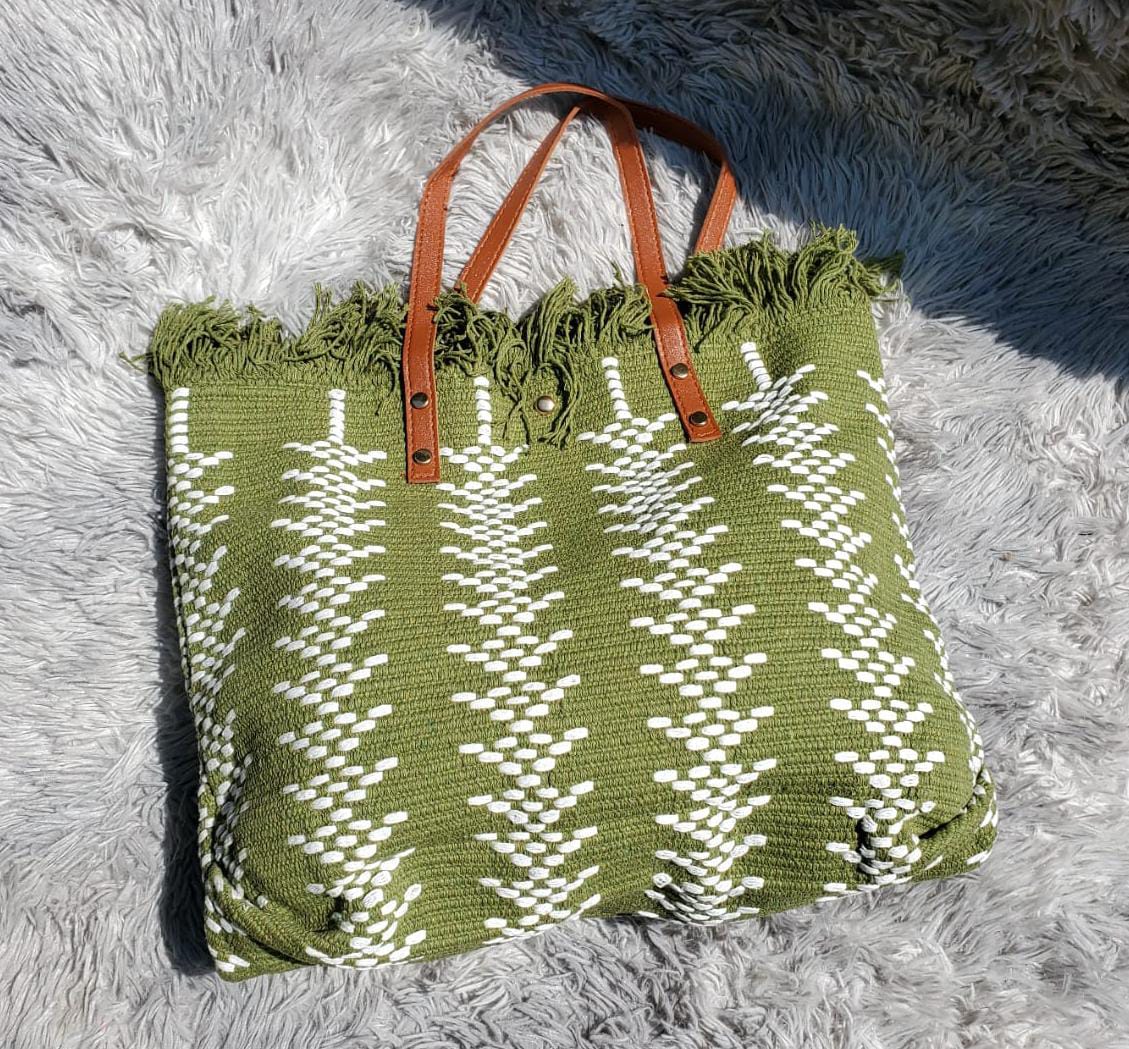 Summer Tassel Tote Bags for Women Stylish Canvas Beach Bag with Tassels