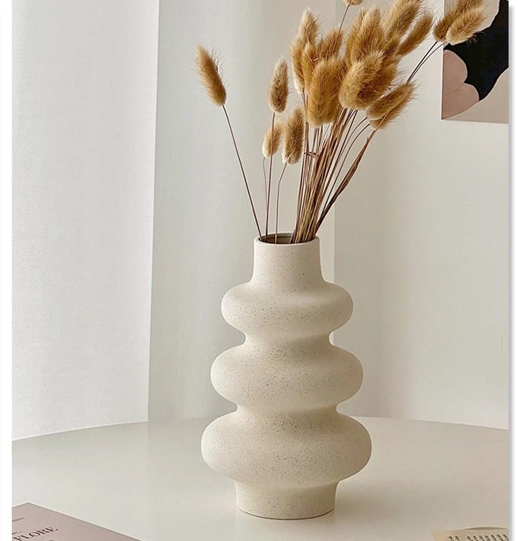 Modern Minimalist Spiral Shaped Decorative Flower Vase |Elegant Home Decor Accent for Aesthetic Living Spaces