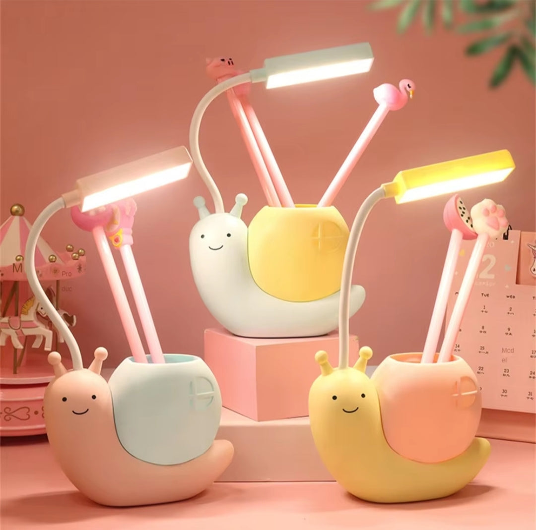 Children's Cartoon LED Snail Desk Lamp / Eye Protection Night Light, USB Charging Reading Lamp, Home Decoration for Kids Room