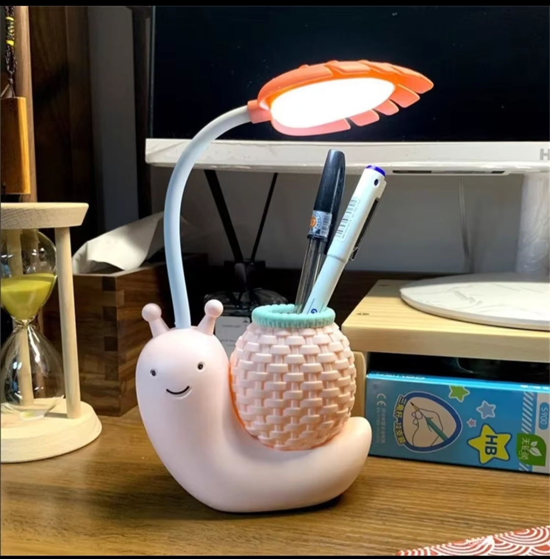 Children's Cartoon LED Snail Desk Lamp / Eye Protection Night Light, USB Charging Reading Lamp, Home Decoration for Kids Room