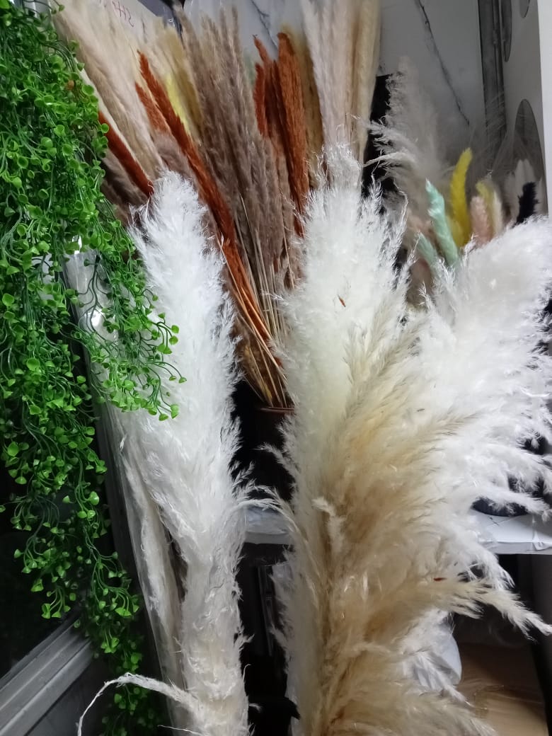 1.5m Artificial Dry Pampas Flowers Elegant Decorative Dried Flower Arrangement for Home, Office, and Events