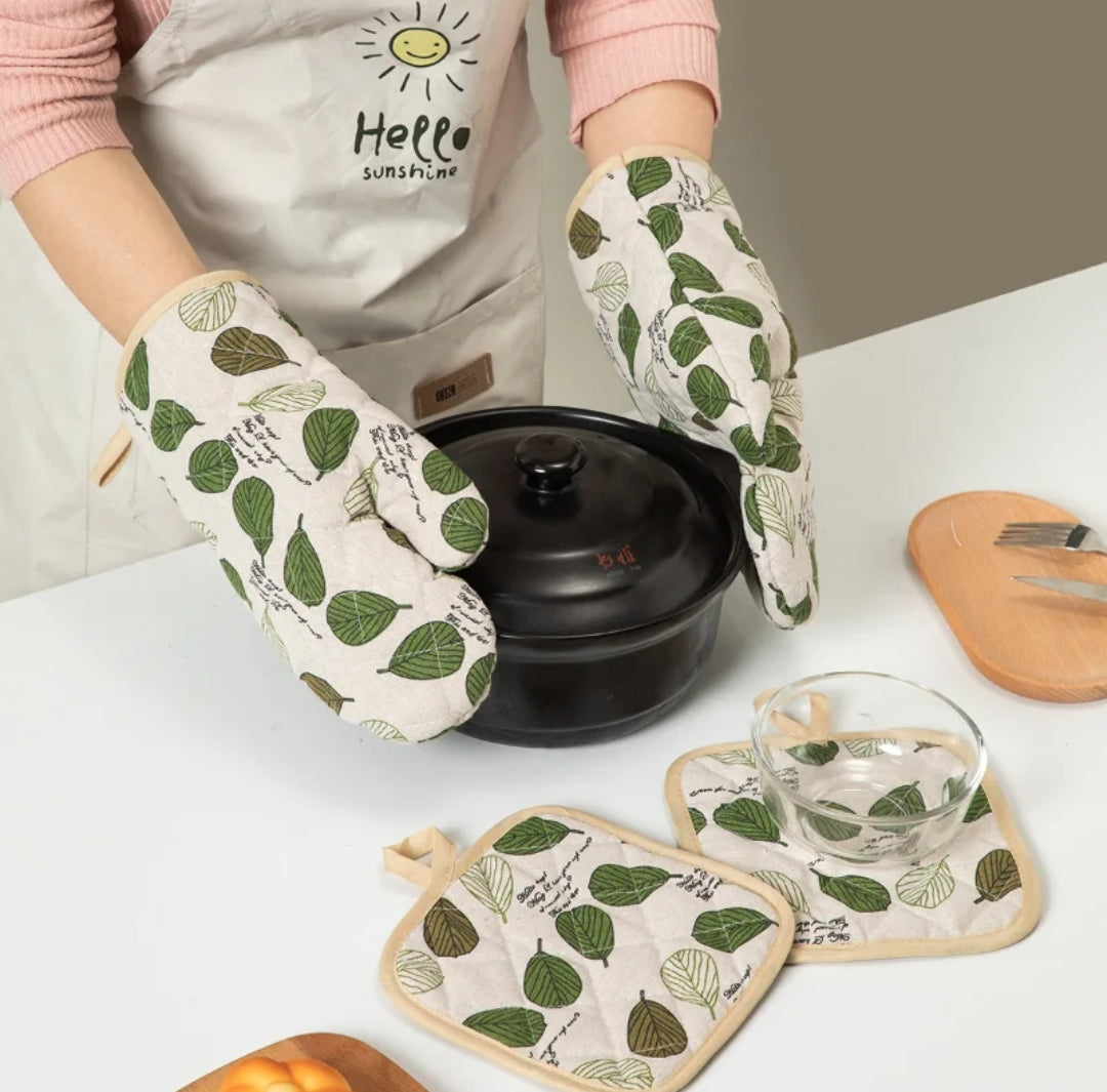 Cotton Oven Mitt and Heat Insulated Mat Set Microwave|Oven Layered Protection for Baking and Cooking