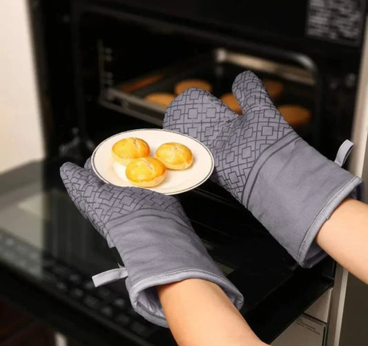 Heat Resistant 4 Piece Oven Mitts and Pot Holders Set  Antiskid, Breathable, High Heat Protection for Kitchen, Available in Red, Grey, Black