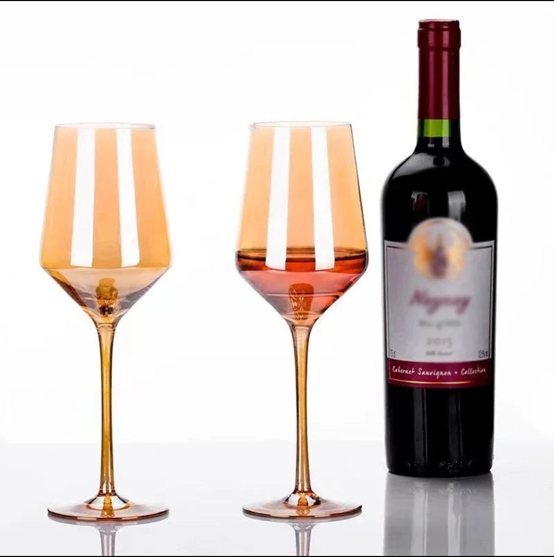 Elegant Gold Shapely Wine Glass Large 539ml Capacity, Premium Glassware for Special Occasions