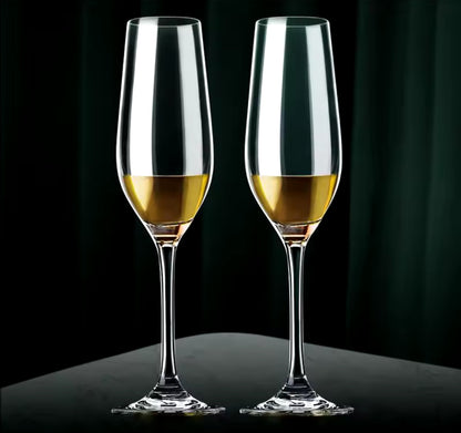 Durable Quality: Made from sturdy glass, enhancing both clarity and durability.
Perfect for Celebrations: A set of 6, ideal for toasting at gatherings, parties, and special events.