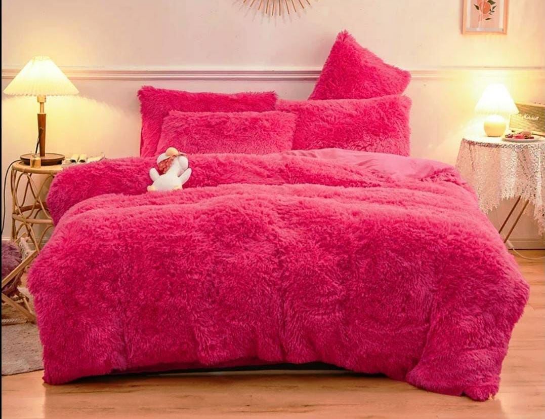 Fluffy Duvet Set with 4 Pillowcases and 1 Bedsheet |  Soft and Cozy Bedding