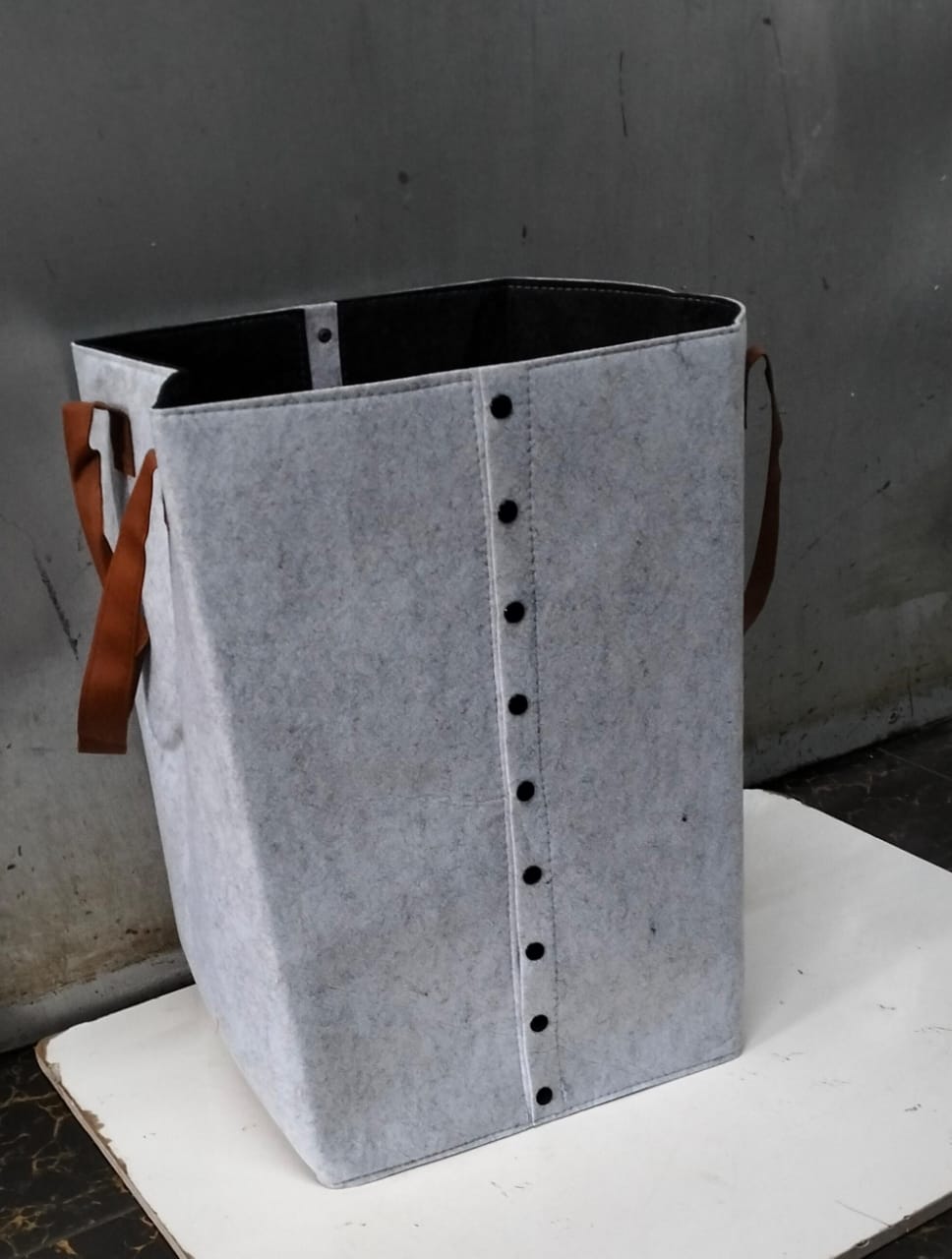 Foldable Felt Laundry Basket with Leather Handles | 32x32x50cm Multipurpose Storage Organizer | Light & Dark Grey