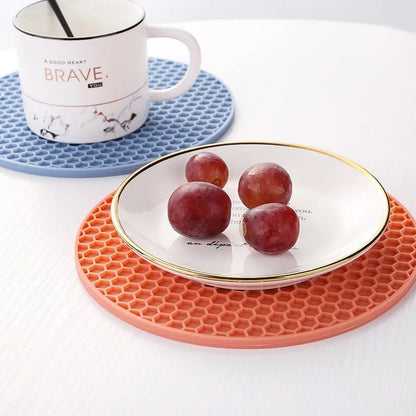 Round Silicone Table Mat | Extra Thick Placemat, Honeycomb Hot Pad & Coaster | 8cm x 8cm