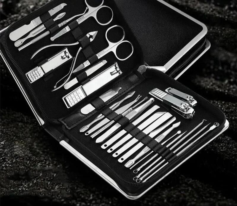 26 Piece Professional Manicure Pedicure Set with Leather Case