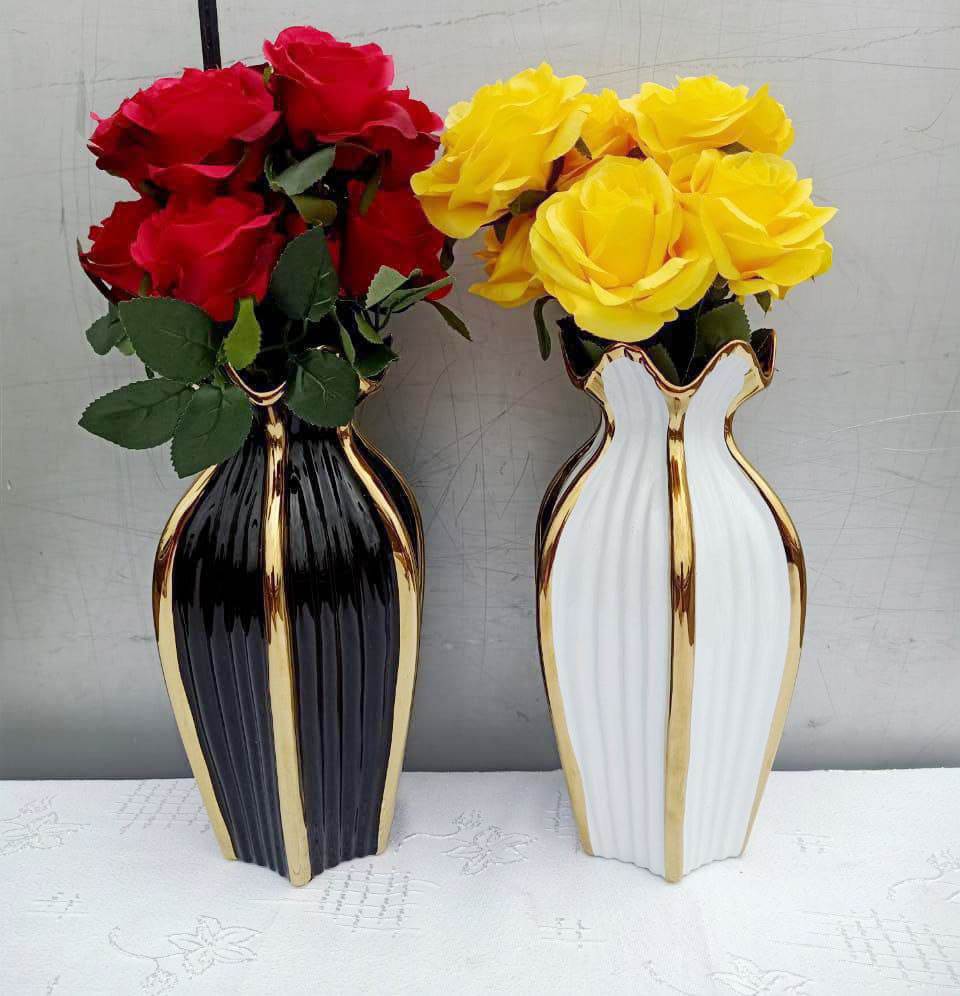 Unique Creative Ceramic Flower Vase for Indoor & Outdoor Decor | 1 Piece | White and Black