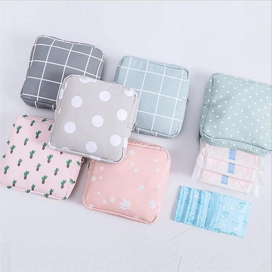 Cute Large Capacity Sanitary Napkin Storage Bag | Cartoon Rabbit & Bear Design | Girls' Period Tampon Organizer Mini Bag