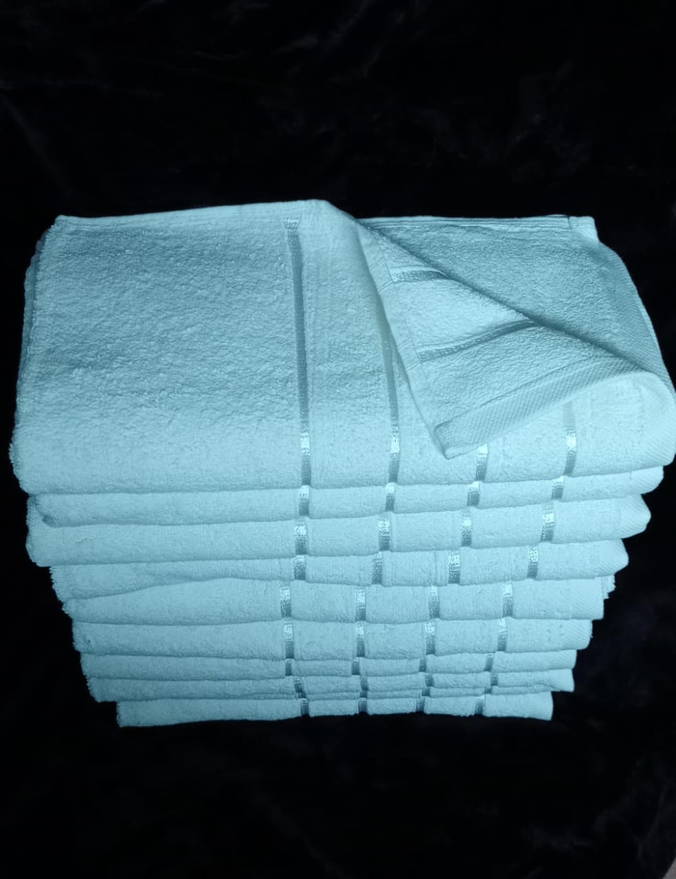 Medium Size Towel 70cm x 140cm | Soft & Absorbent Fabric | Ideal for Hand Drying, Face Washing, and Guest Towels